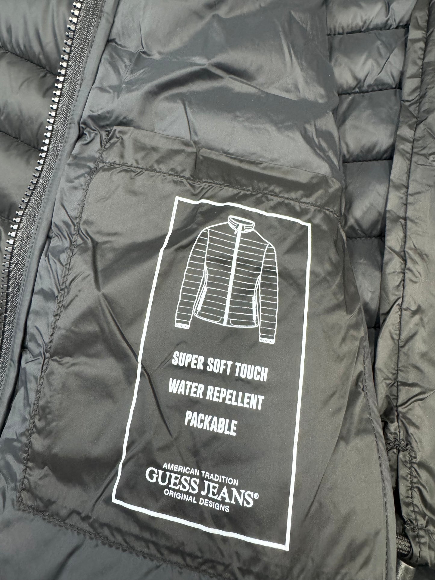 piumino donna guess con cappuccio amovibile