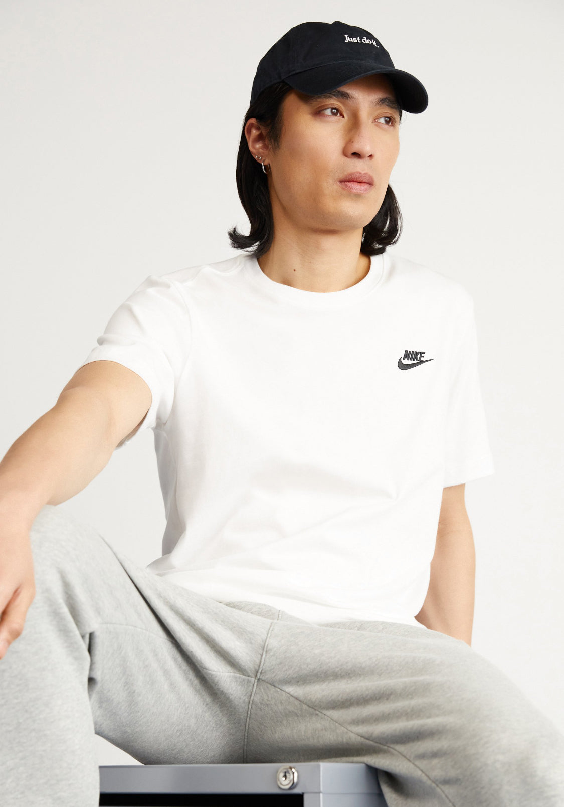 shirt nike club tee logo ricamo